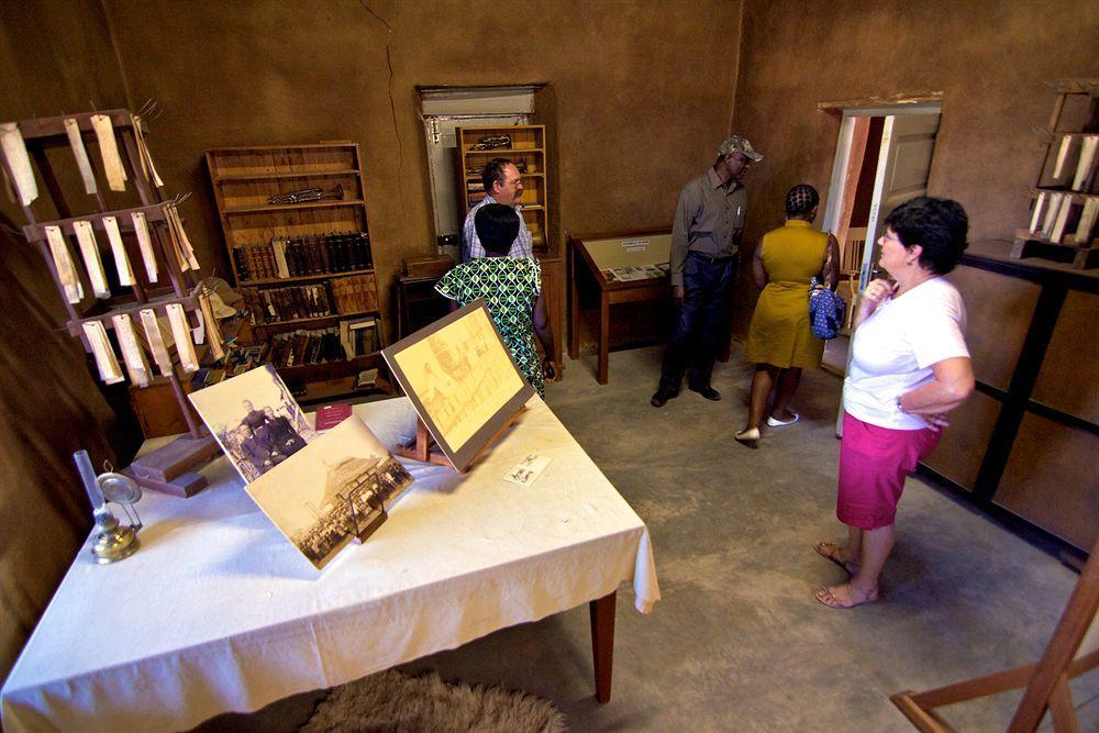 Ongula Village Homestead Lodge Ondangwa Buitenkant foto