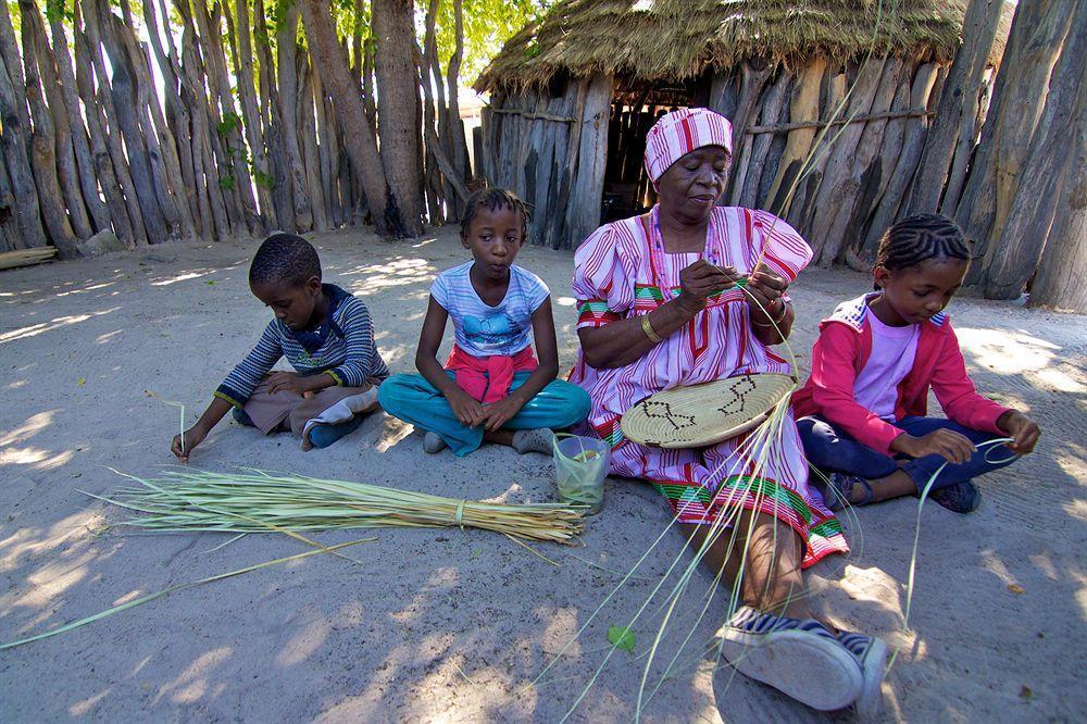 Ongula Village Homestead Lodge Ondangwa Buitenkant foto
