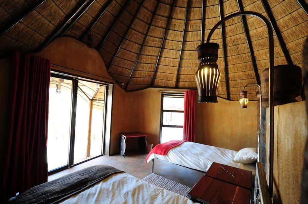 Ongula Village Homestead Lodge Ondangwa Buitenkant foto