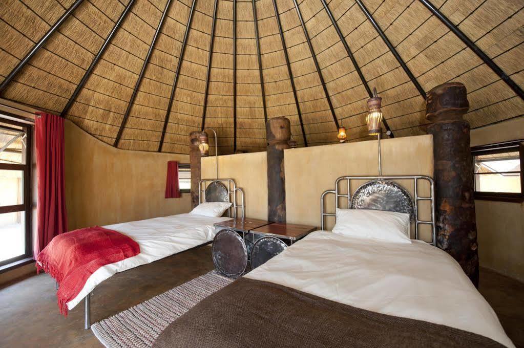 Ongula Village Homestead Lodge Ondangwa Buitenkant foto