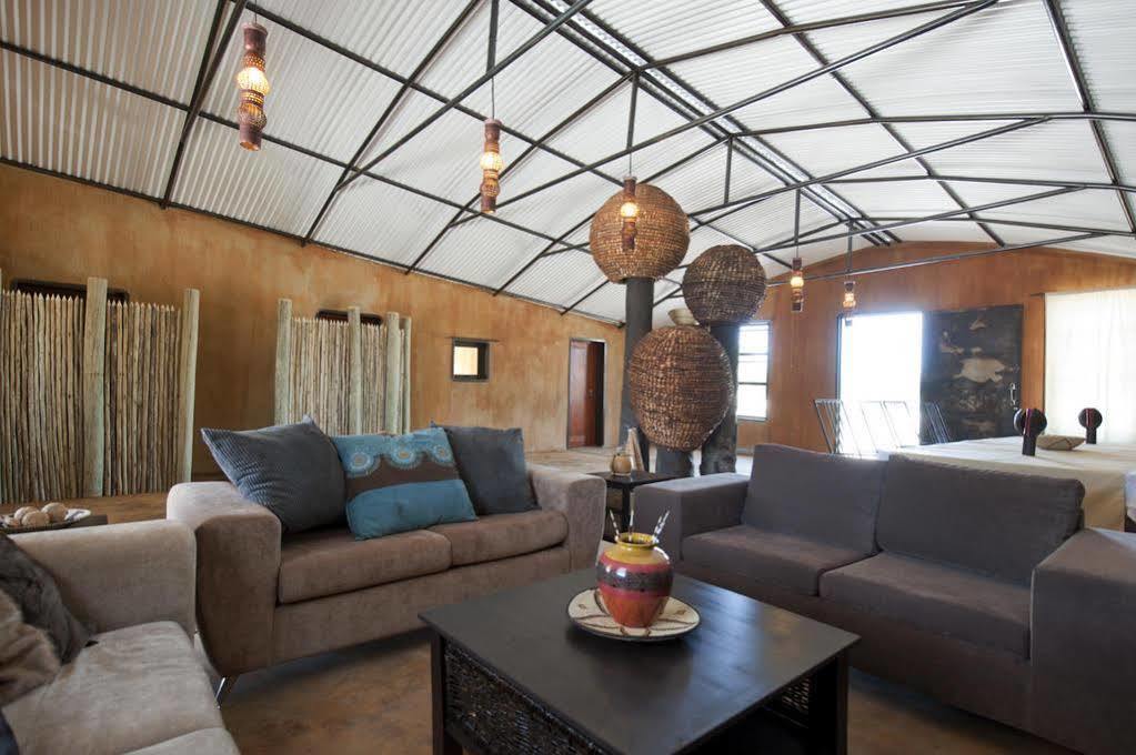 Ongula Village Homestead Lodge Ondangwa Buitenkant foto