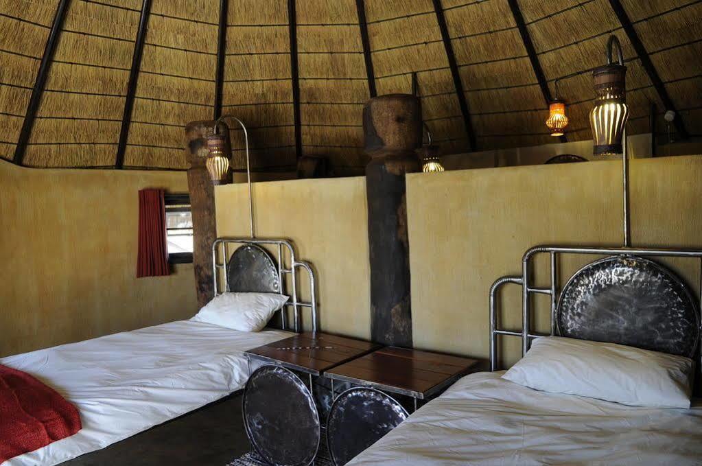 Ongula Village Homestead Lodge Ondangwa Buitenkant foto