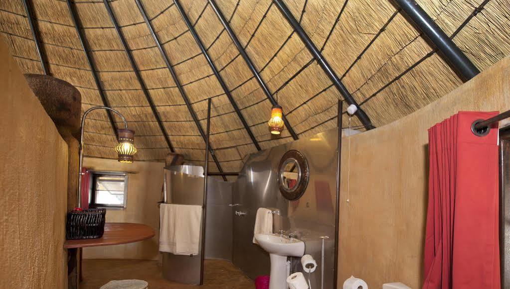 Ongula Village Homestead Lodge Ondangwa Buitenkant foto